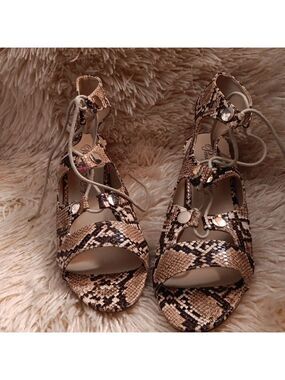 Penny Loves Kenny Women's Fylo Flat Sandal NaturalFaux Snake NWOT Size 11